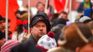 В 2000 году Михаил Горбачёв признавал, что «не так легко избавиться от наследия, которое мы получили от сталинизма и неосталинизма, когда люди были маленькими винтиками в большой машине, которая всё решала за них».