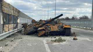 Уничтоженный российский танк Т-72