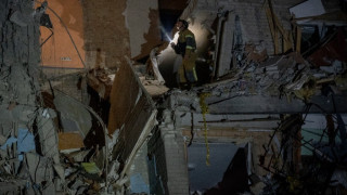 Последствия удара по жилому дому в Сумах