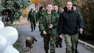 Встреча освобожденных пленных с родственниками в ДНР