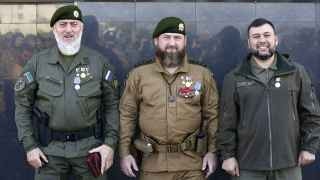 Адам Делимханов (слева), Рамзан Кадыров и глава "ДНР" Денис Пушилин