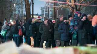 Раздача еды бездомным в Москве