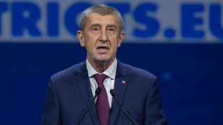 Лидер партии ANO Андрей Бабиш призывал к «компромиссу» в Украине с целью избежать войны с Россией