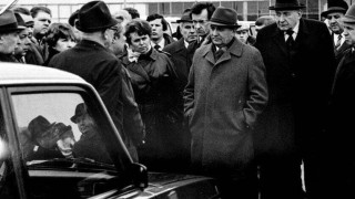 Генеральный секретарь ЦК КПСС Михаил Сергеевич Горбачев на Волжском автомобильном заводе в г. Тольятти произносит слово перестройка