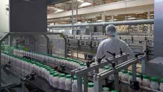 Производство кисломолочной продукции на молочном комбинате Danone в Подмосковье