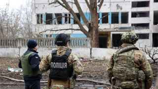 Разрушения после ракетного удара России по Днепру.