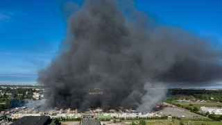 Пожар в торговом центре в Варшаве