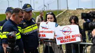 Протестующие в аэропорту Тбилиси