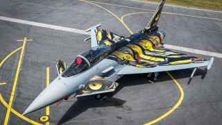 Eurofighter бундесвера участвует в учениях НАТО «Встреча тигров», по случаю чего получил тигровую раскраску. Посмотрите в глаза бундесвера!