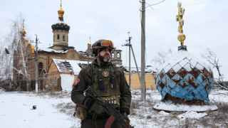 Российский военный в Авдеевке