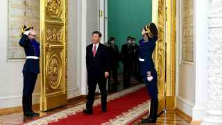 Си Цзиньпин в Георгиевском зале Кремля.
