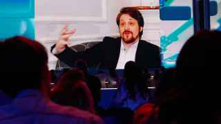 Эдвард Сноуден во время выступления на марафоне «Новое знание»