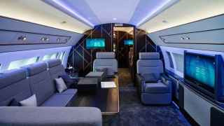 Aurus Business Jet оснащен дополнительной топливной системой. Благодаря ней он сможет пролететь 7200 км без дозаправки.

