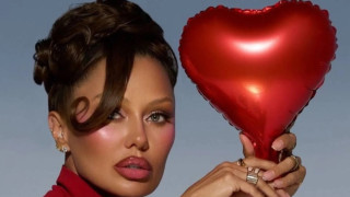 Виктория Боня в боевой раскраске