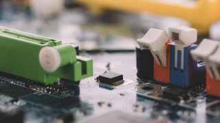 Можете не сомневаться: за вами наблюдают через ваш компьютер и телефон