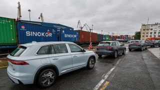 Китайские машины едут к российским покупателям, но не так быстро, как пару лет назад