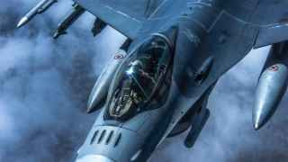 Истребитель F-16