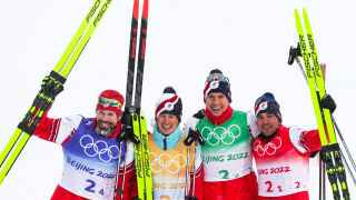 Сергей Устюгов, Денис Спицов, Александр Большунов и Алексей Червоткин (ОКР) на финише.