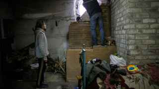 Российские войска обстреливают Бахмут с мая, однако первый полноценный штурм города  начался только в августе, когда Москва направила сюда больше военных, пытаясь одержать победу до конца года.