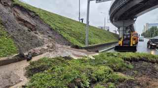 Оползень на проезжей части Каширского шоссе