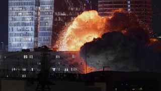 Взрыв во время ракетного удара по Тель-Авиву, 13 июня 2025  