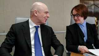 Министр финансов Антон Силуанов обещает председателю ЦБ Эльвире Набиуллиной и всем остальным уложиться в план расходов