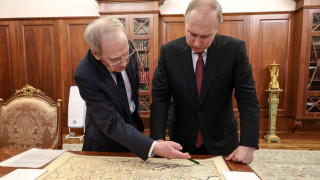 Владимиру Путину напишут семейную историю