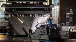 Яхта «Шахерезада», пришвартованная в тосканском порту Марина ди Каррара