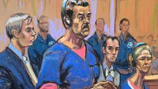 Николас Мадуро и Силия Флорес на слушании по предъявлению им обвинений в Нью-Йорке, 5 января 2026 