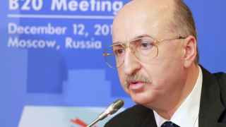 «Я пацифист и занимаюсь благотворительностью. Я уверен, что люди могут договориться. Бизнес и дипломатия всегда побеждали всякие войны. Хотя бы взять Полтавскую битву. Во время нее отряд русских купцов дисантировался в Швецию, а шведские купцы приехали в Москву и стороны нашли общий язык. Как мы в детстве говорили, миру мир!», - заявил он РБК.