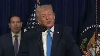 Дональд Трамп выступает на пресс-конференции во Флориде, 3 января 2026 