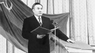 Нурсултан Назарбаев в 1991 году. Мог бы стать президентом не Казахстана, а СССР
