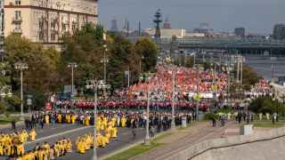 Частично, конечно, согнали людей на крестный ход, но много было и тех, кто по собственному желанию отправился