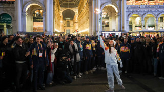Церемония встречи олимпийского огня в Милане