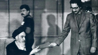 Аятолла Хомейни, лидер иранской революции 1979 года, и Абольхасан Банисадр, первый президент Ирана, ныне главный оппозиционер