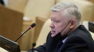 Депутат Василий Пискарев.