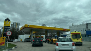 Очередь на заправке в Туле 