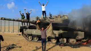 Палестинцы захватили Израиль врасплох: на фото – израильский танк, попавший в руки палестинцев
