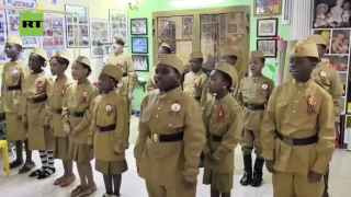 Школьники Мали с российскими пропагандистскими ленточками