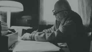 Андрей Сахаров сосредоточился, и это очень актуально сегодня, на праве свободного обмена информацией и праве без страха ее обсуждать