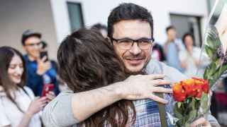 Так встречать из тюрьмы неправильно