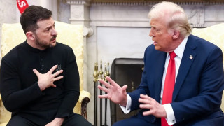 Дональд Трамп (справа) сам дал козыри в руки Владимира Зеленского