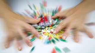 Снизить ціну в аптеках не получится – корінь проблеми в сином