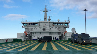 Автомобильно-железнодорожный паром в порту Усть-Луга