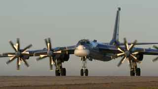 Ту-95 МС на авиабазе «Энгельс — 2»