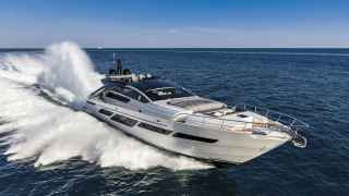 Яхта Pershing 9X