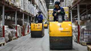 Дефицит складов очень быстро сменился избытком