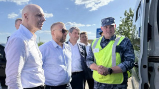 Министр финансов Антон Силуанов (слева) проверяет, готова ли таможня к внедрению СПОТ. Цена вопроса — триллион