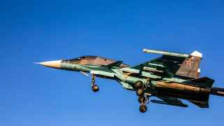 Экипажи оперативно-тактической авиации ЗВО отработали перебазирование на запасные аэродромы в рамках плановой проверки боевой готовности.