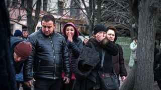 По словам украинских чиновников, российские войска в пятницу утром нанесли 10 ракетных ударов по Запорожью.